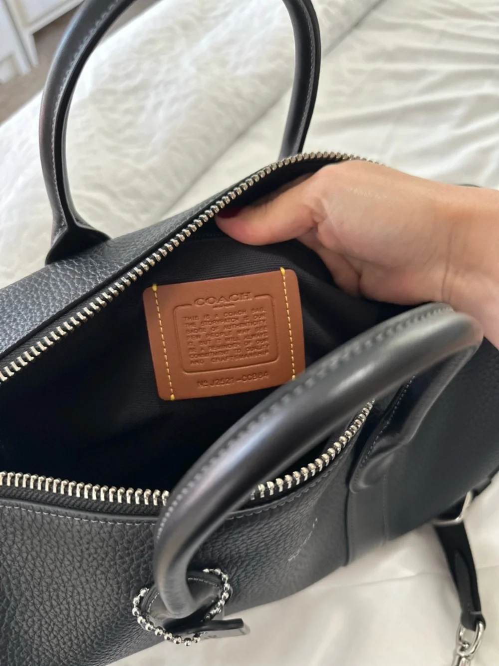 Coach Compass 35 in Black Leather-Like New - Picture 7 of 9